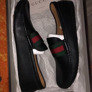 Gucci Men’s Black Leather Driver Pebble Sole Shoe